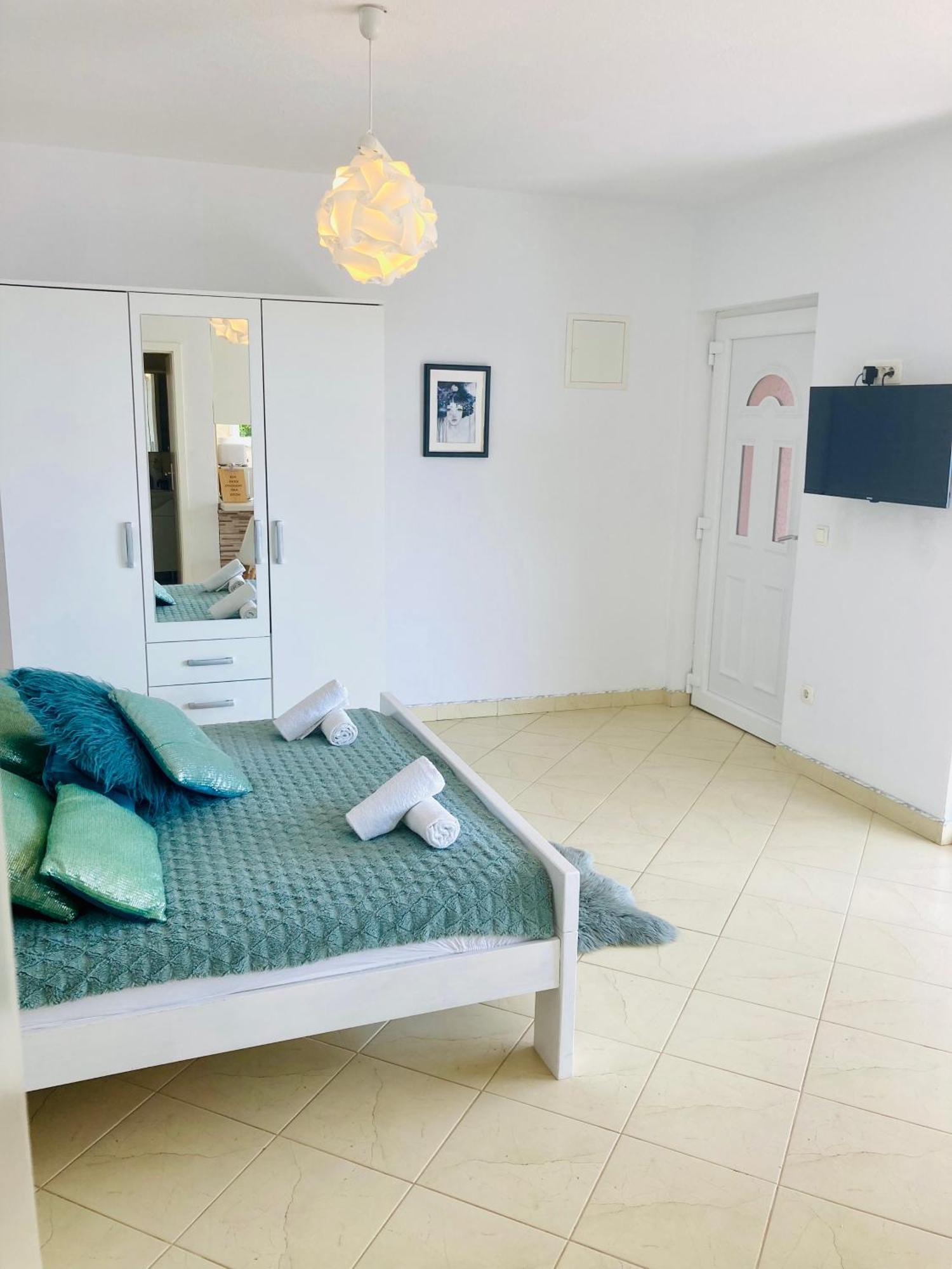 Apartments Jurakovic Živogošće Εξωτερικό φωτογραφία