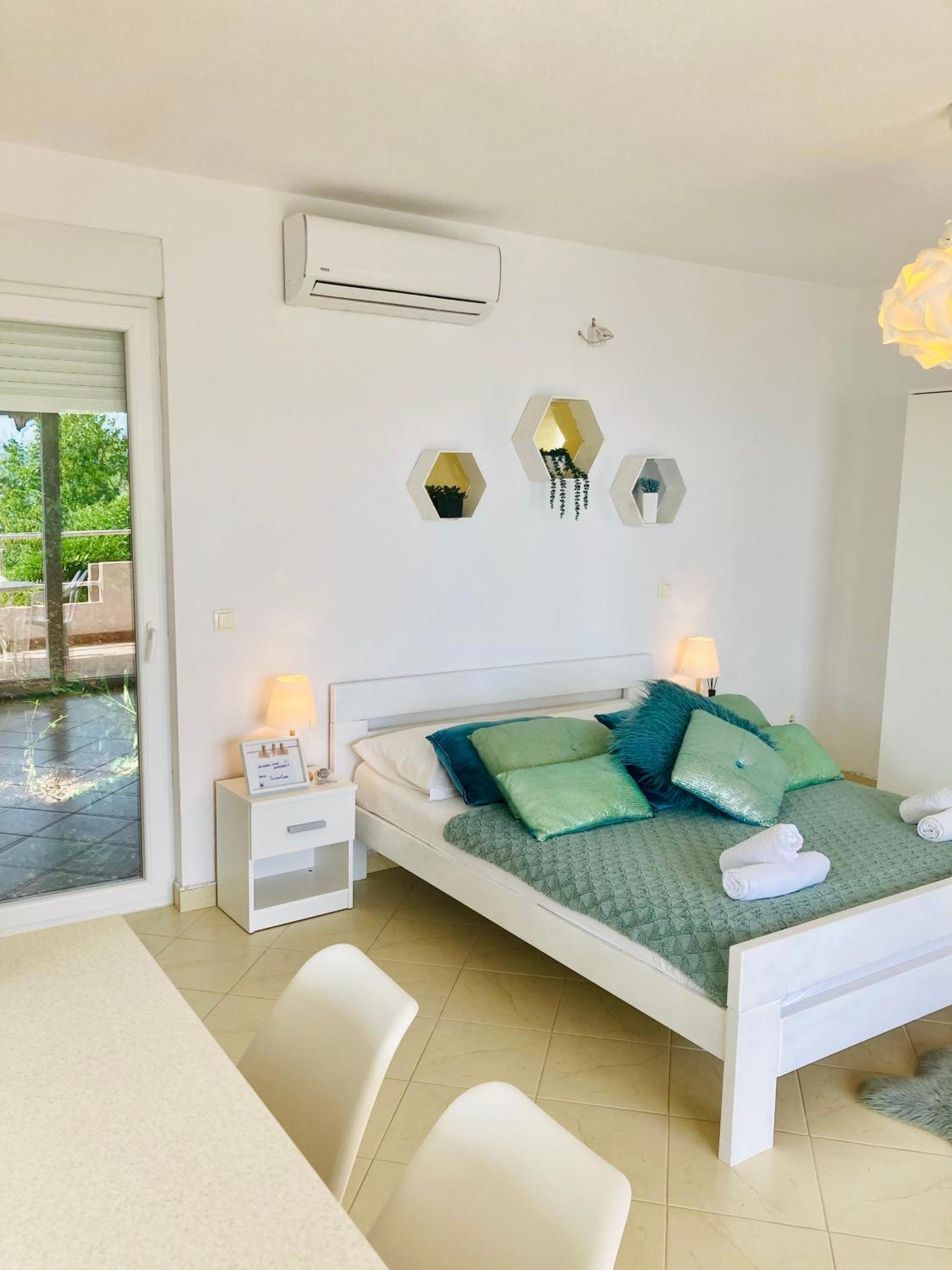 Apartments Jurakovic Živogošće Εξωτερικό φωτογραφία